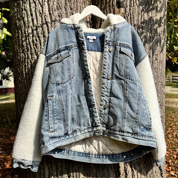 Forever 21 Denim & Sherpa Hooded Jean Jacket - Picture 1 of 6